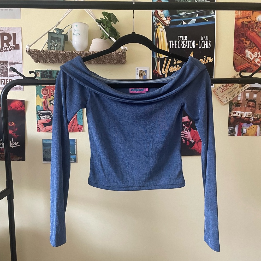 Edikted Navy Off-Shoulder Top